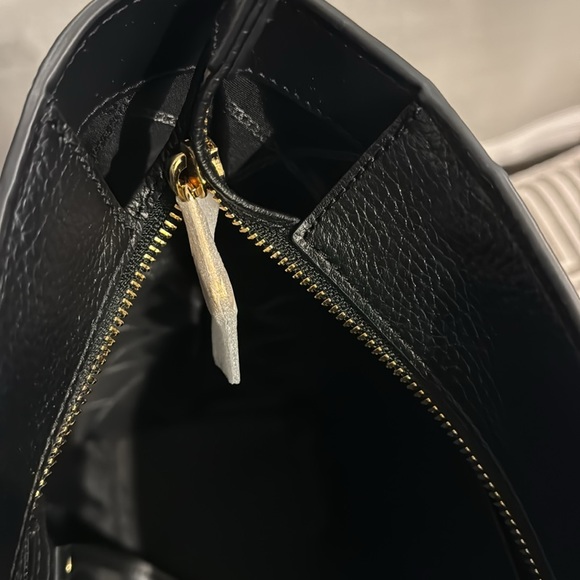 MICHAEL Michael Kors Sinclair NWT Tote Bag with front Gold Studs and top zipper - Picture 15 of 16